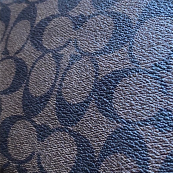 Coach - Picture 4 of 4